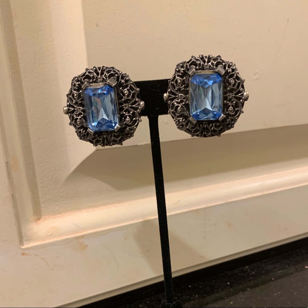 Vintage clip earrings, silver/blue, EUC
